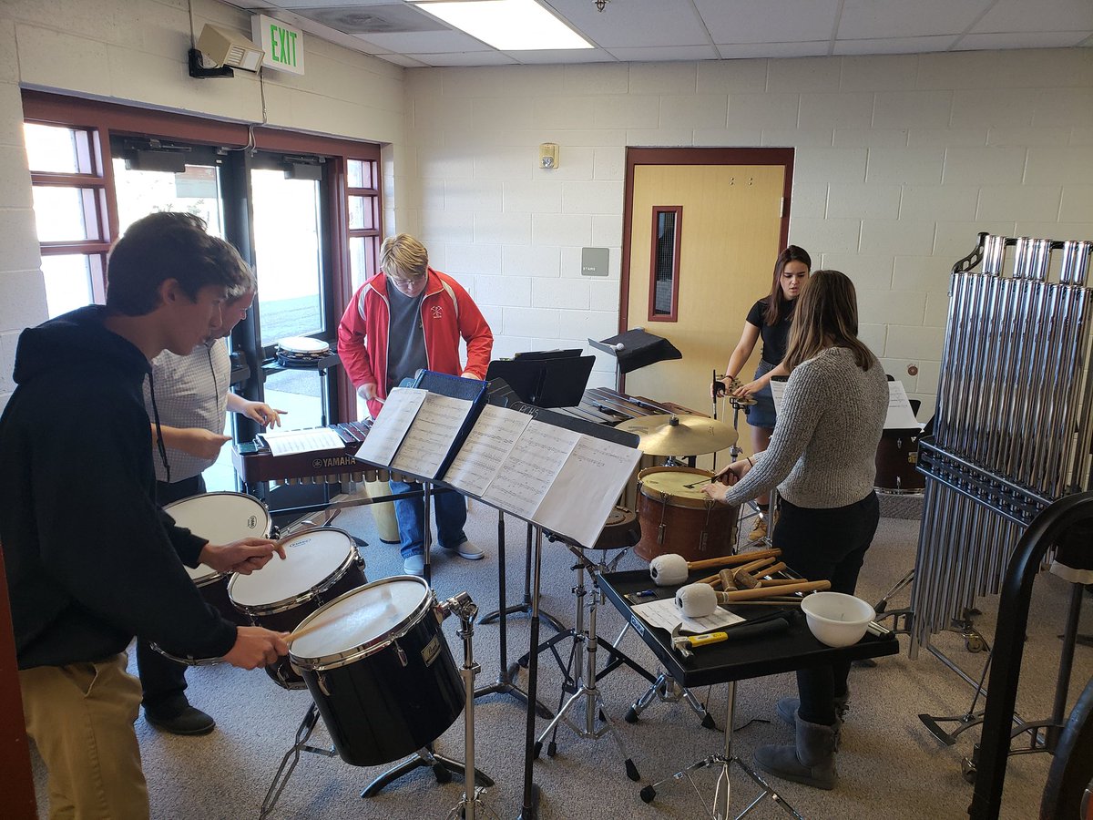 CalebFine1's tweet photo. Making the most of our hallways when we are out of classroom space. #hallwaylearning #percussion @parkcityschools @bret_hughes https://t.co/iK63n7fZYU