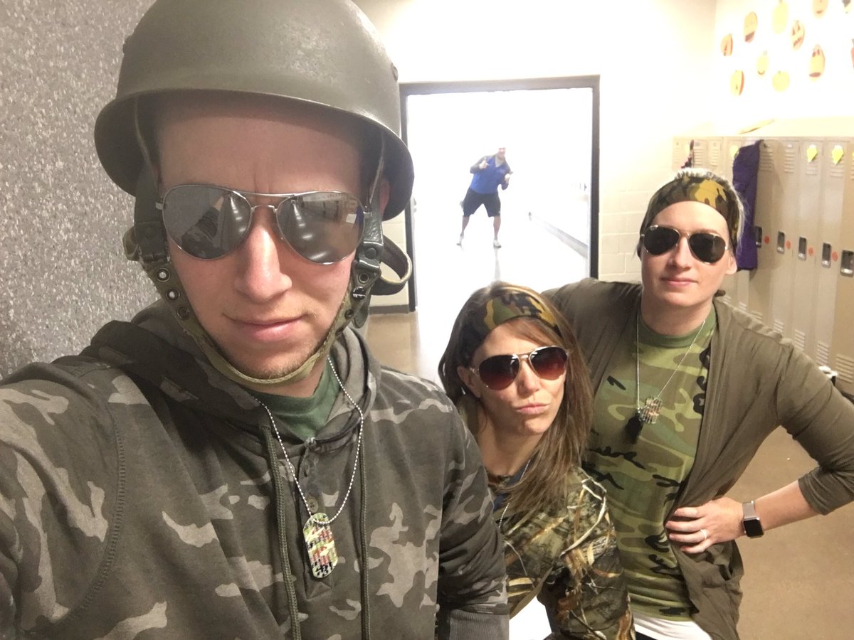 KristaIsaacs's tweet photo. Division Boot Camp is so fun! #tlap #lakeviewpride https://t.co/BQL7aQzhFu