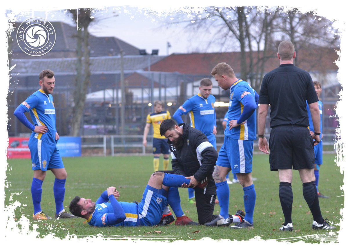 SpaldingUnited's tweet image. #TulipsMoM @danny_b_8 gets a warm welcome back to #StepFour... #Tulips v @TadcasterAlbion (#NPLEvoStikEast, 24/11/18)