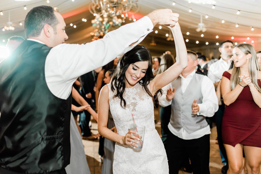 WestHillsClub's tweet photo. A July Outdoor Ballroom Wedding at West Hills Country Club https://t.co/6ap1RTVFcJ https://t.co/H3DvQptLI5