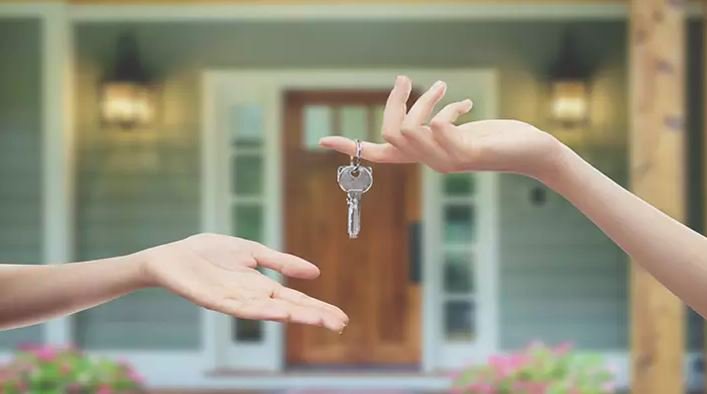 TheSpaceShops's tweet image. Whether this is your first time around or not, selling your home is a big deal. Selling your home requires more than just sticking a “For Sale” sign in the front yard. 
spaceshopselfstorage.com/blog/7-things-…