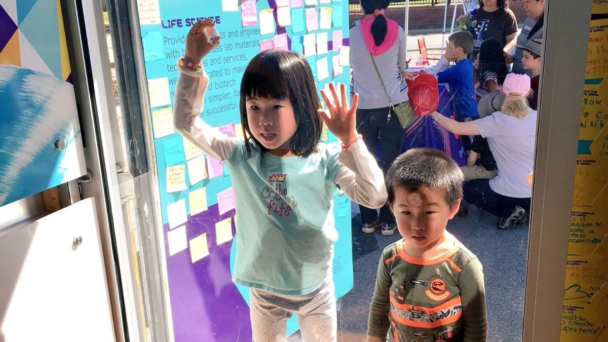 TEDpartners's tweet photo. How can science be fun, how can we expect students to be curious about science if they donโt get to experience how awesome science is? #TEDPossibility https://t.co/W9KPNDvNyy
