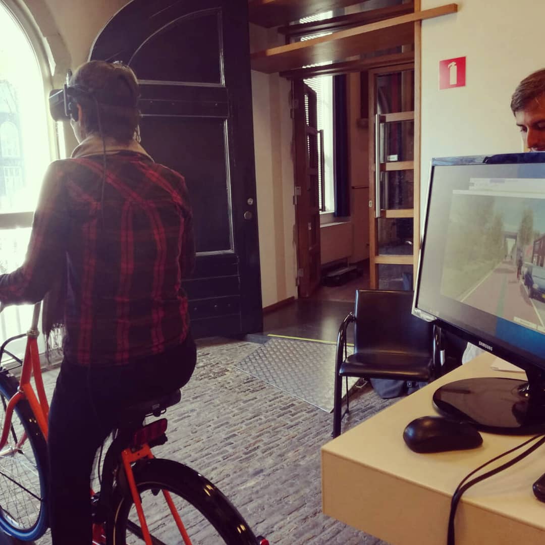 BisikletGezgini's tweet photo. I tried VR on a @swapfiets during #crbam18 by @bredauas Later we discussed the method as a tool to improve cycling, infrastructure, training etc. I still prefer to be on a real bicycle under the sky. π π²ππ² #CycleSpex #virtualreality #nhtvbreda #mobility #hareketlilik https://t.co/2zEzRO9ryr