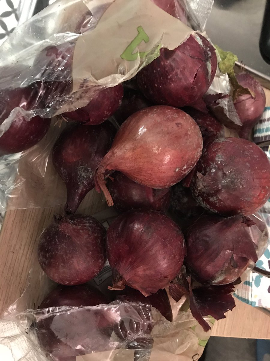 HBennina's tweet photo. @Morrisons only got a delivery on Friday evening and opened the onions to use today and they are all covered in mould. 😩 https://t.co/D4Z3iEBX3z