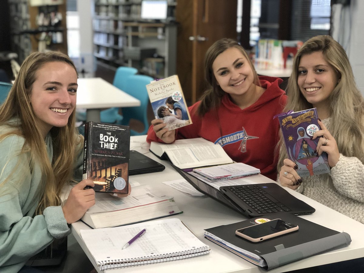 BiblioEDtech's tweet photo. More book favorites @mthopelibrary for #RIDEADS! The Book Thief, The Notebook, and The Alchemist! #huskiesread https://t.co/KOn8qrCTBp