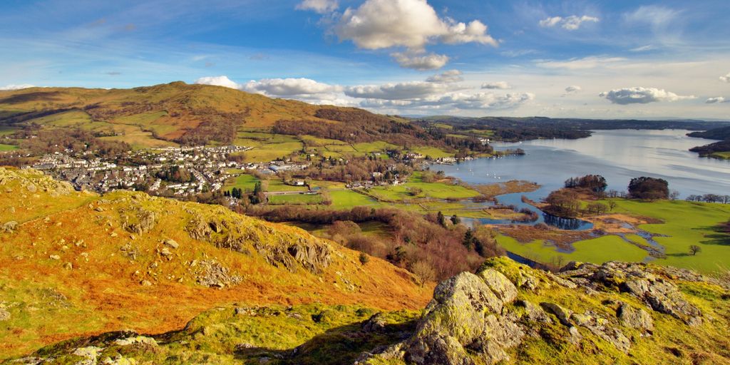 Capturing views of Lake Windermere from Todd Crag😍

#hikinggoals #lakedistrict #toddcrag #walkinginthelakes #lakeviews #mountainclimbing #womenwhoexplore #getoutgirluk #wildwonderfulwomen #walkingtrousers #acaiactivewear #lakewindermere #girlsoutdoors #getoutside #adventure