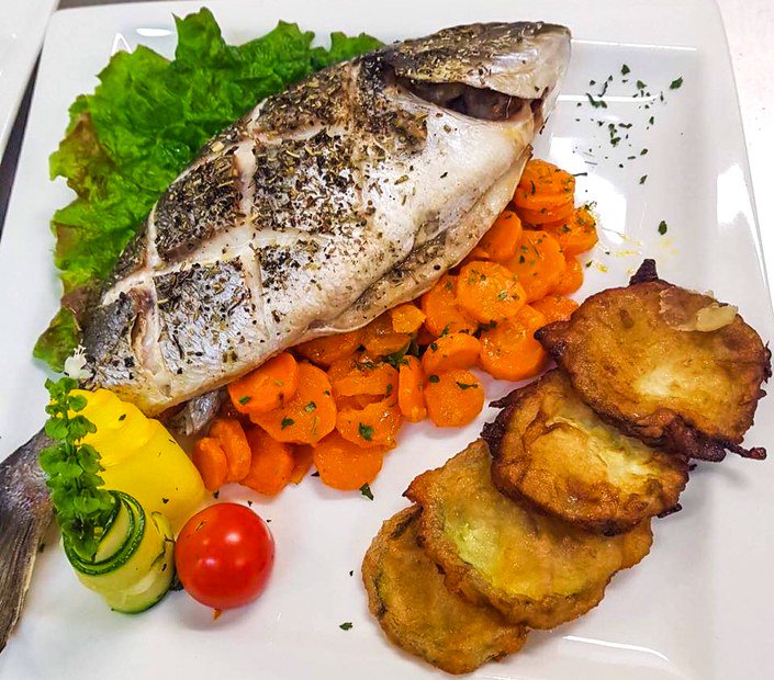 VillagesdeCorse's tweet photo. Restaurant I Fratelli à Rapale - Menu traditionnel corse et carte raffinée avec les produits de la région - Ouvert Midi et Soir toute l'année
https://t.co/32haF7luWU
#RestaurantCorse #RestaurantIFratelliRapale #IFratelliCorse #Corsica #Rapale #Nebbiu https://t.co/WMzSL0endk