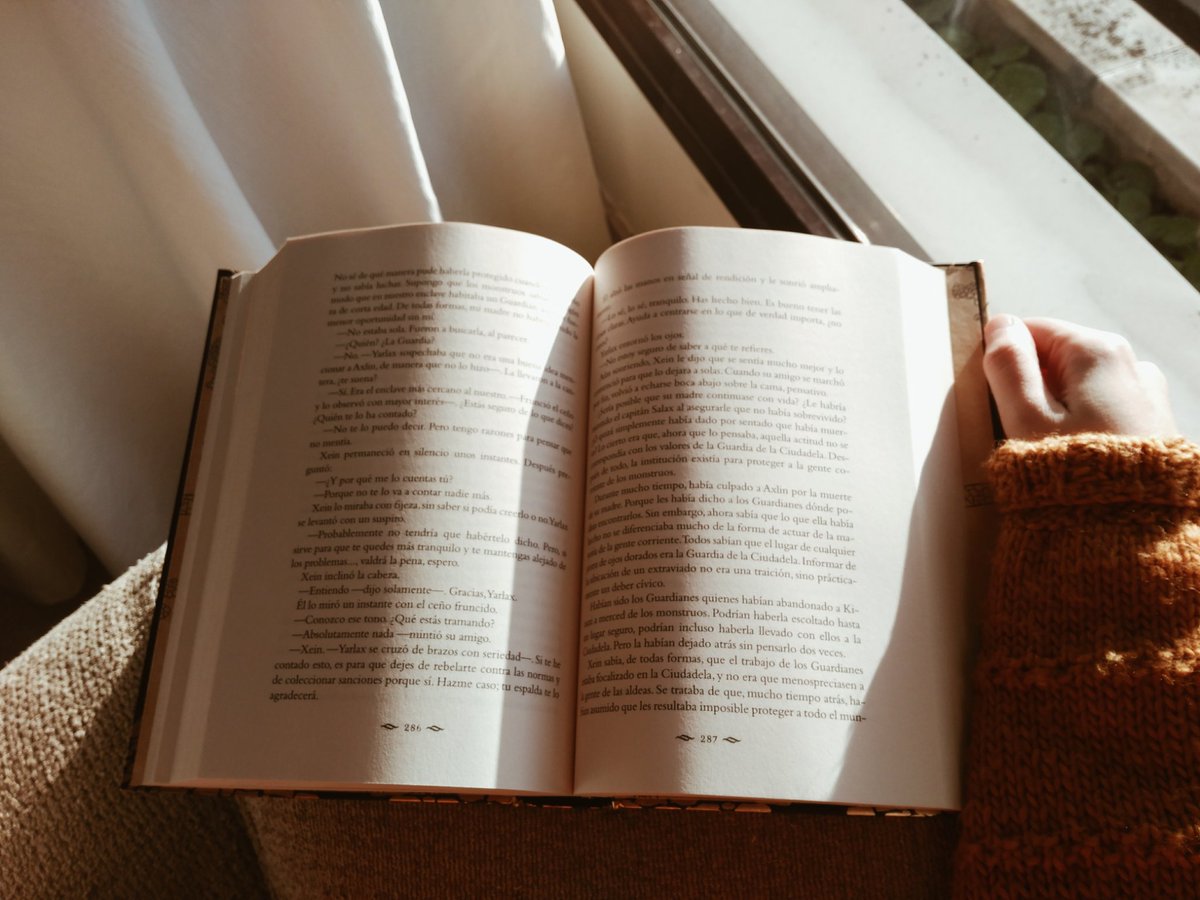 María Baz🌙 tweet media