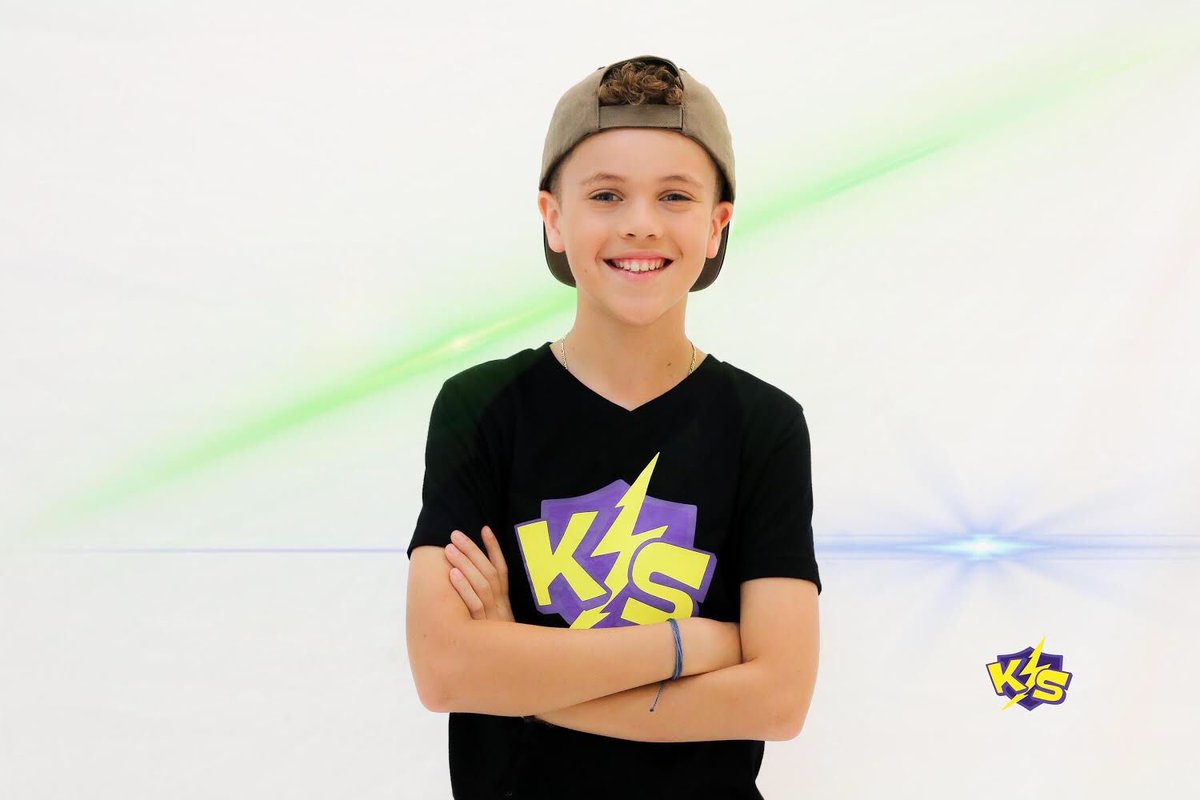 stew_tv's tweet photo. It’s #MeetTheCastMonday! Meet Blake! Check out our Facebook page for a behind-the-scenes look at Blake's favorite type of music, his career aspirations, and why he suggests that everyone "start the arts"! https://t.co/3C7R63lvYC