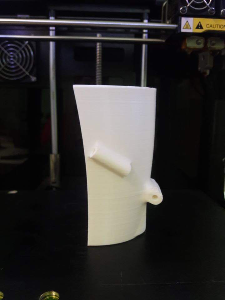 EEST1Chacabuco's tweet photo. Trabajo solidario, realizamos la impresión 3D de una pieza ortopédica para un niño de nuestra ciudad, diseñada por un ex alumno de nuestra escuela Ing. Diego Fratti.@mainescosta @INETetp https://t.co/jOSmmhlf9k
