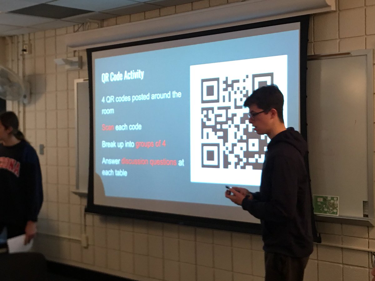 LisaTwissEdD's tweet image. #TowsonISTC students started their lessons today. Meaningful #edtech and #udl makes me a #proudteacher. Stay tuned for the next couple of weeks to see what #futureteachers are creating.