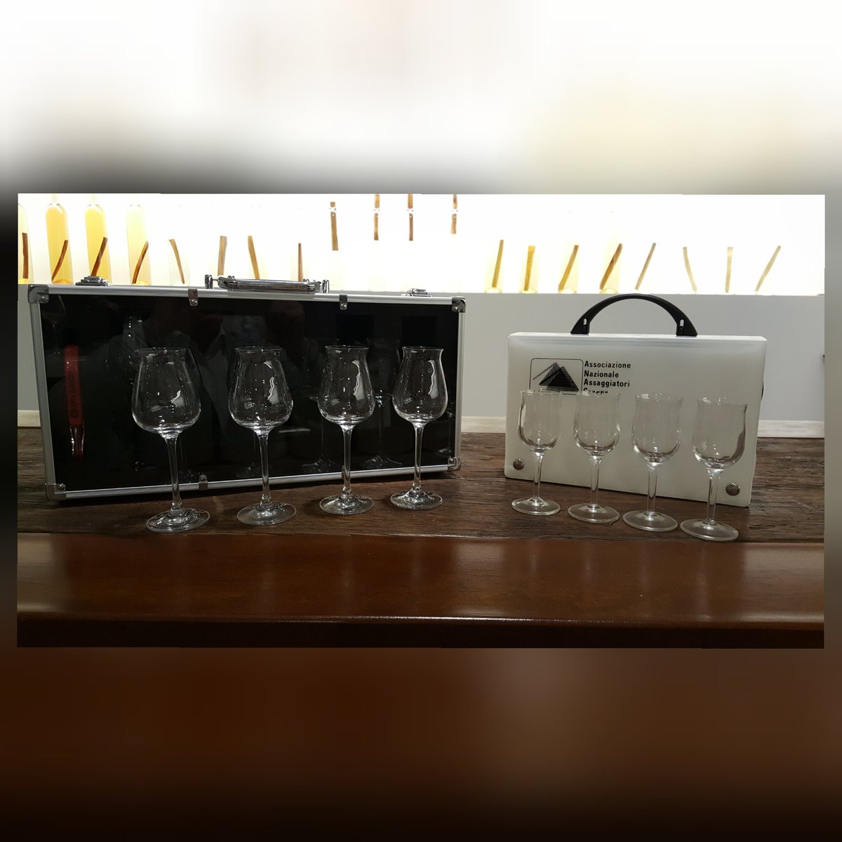 AnagVda's tweet photo. #Anag #anagvalledaosta🇮🇹 #bicchieri evoluzione #grappa #distillati #acquavite #passione #storia #cultura 
bicchieri ANAG 2005
bicchieri ANAG 2018 https://t.co/5tpq3y3uXD