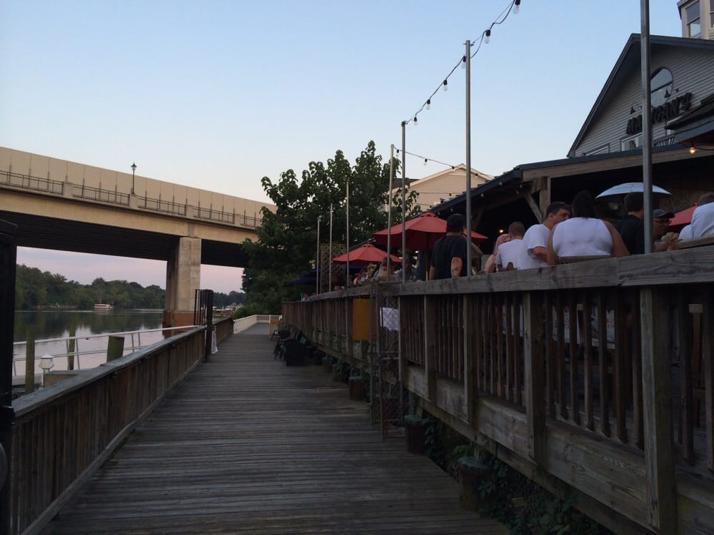 Madigan's Waterfront tweet media