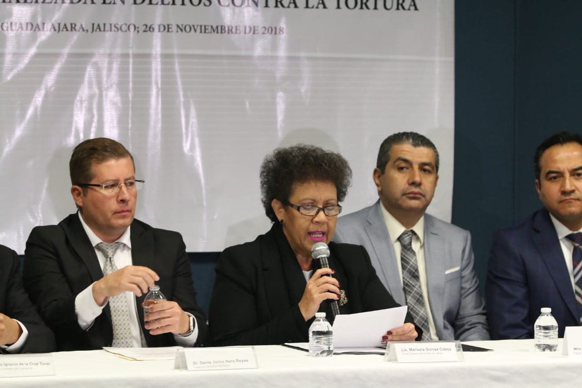 FiscaliaJal's tweet photo. Autoridades de la FGE, encabezadas por la Fiscal General, Marisela Gómez Cobos, presentaron esta mañana la Unidad Especializada en Investigación del Delito de Tortura que atenderá puntualmente cualquier denuncia que se presente sobre este tipo de violencia. https://t.co/UnBHW7VMVO