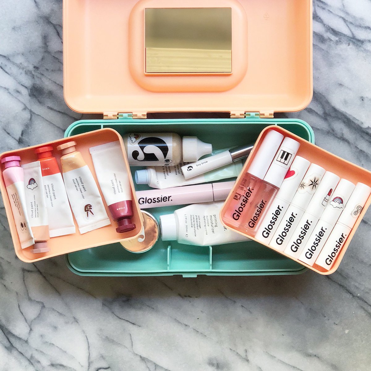 jodieglows's tweet photo. It’s the last day to get 20% OFF ALL GLOSSIER at https://t.co/J5FgClBuzk ✌🏼🍒🙌🏼 https://t.co/L9zktc26no