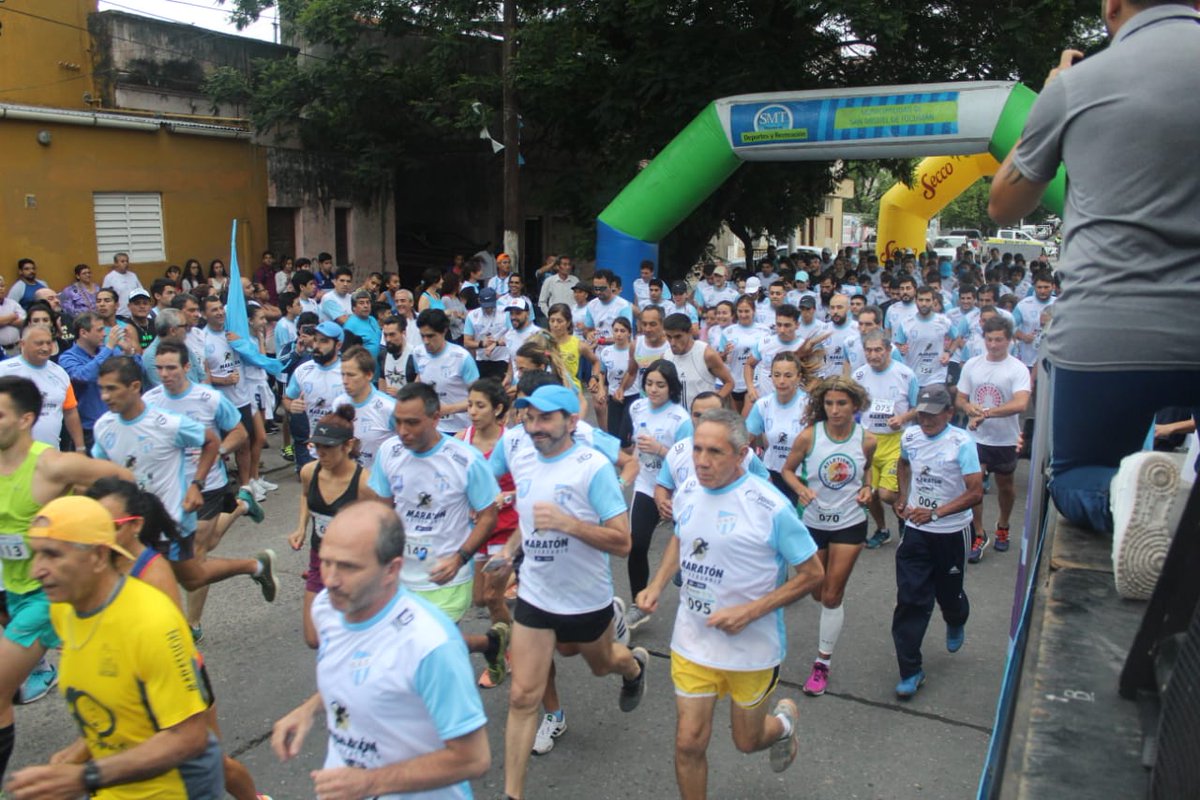 SCDivFormativa's tweet photo. #MaratonAniversario 

Se vivió una fiesta en 25 de Mayo y Chile. https://t.co/iEYyPQ1pjX https://t.co/3dIByFOg5R
