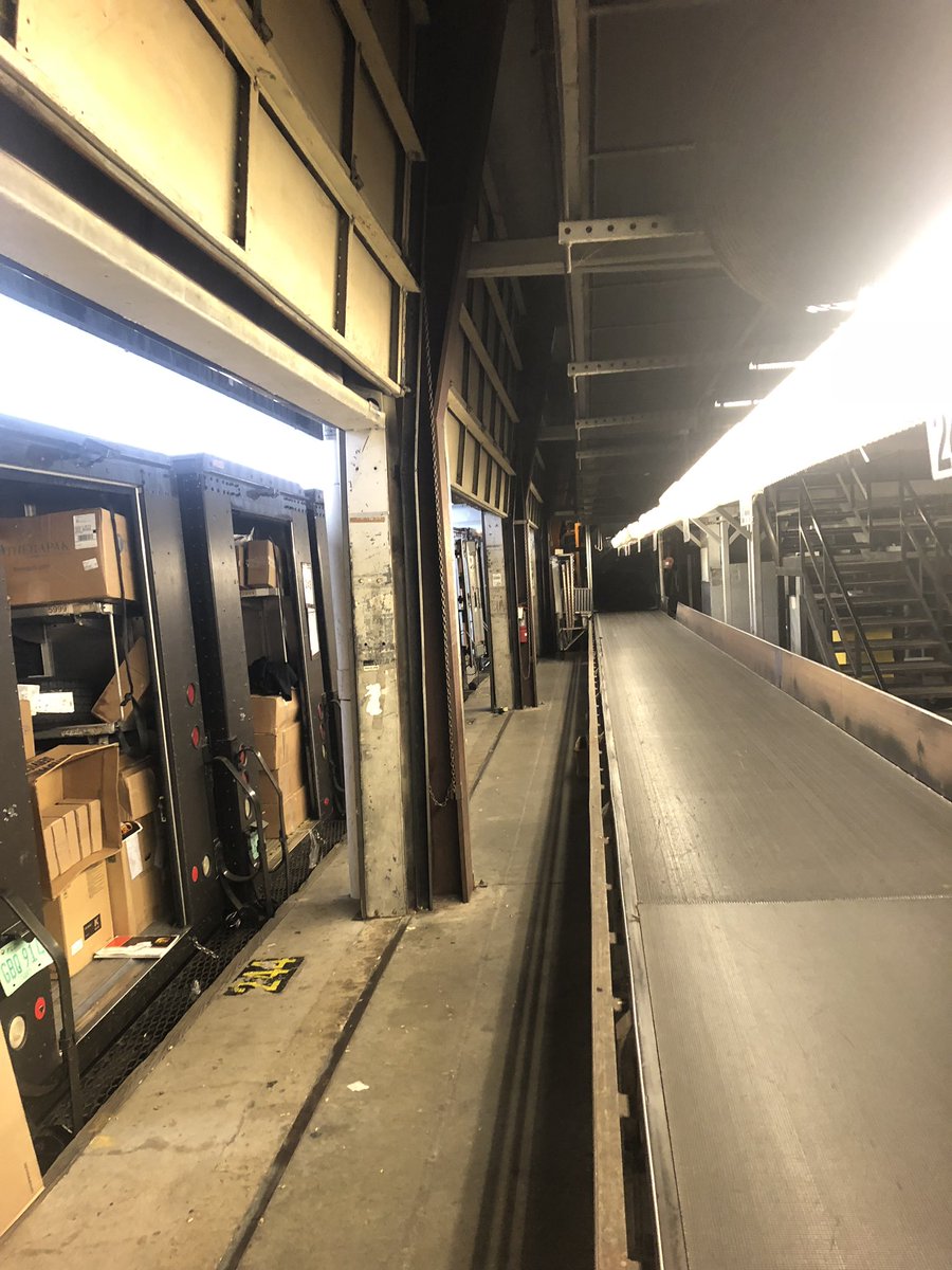 Yellow and Purple Belts wrapped 30 minutes before drivers start.  Way to go team. #cleanlines #tampapride @FloridaUPSers <a href="/rwalker02jr1/">TampaPreload</a>