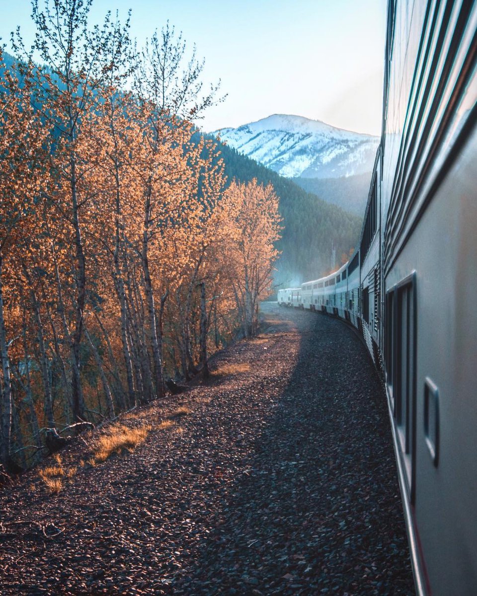Amtrak's tweet photo. Traveling daily between Chicago and the Pacific Northwest along major portions of the Lewis and Clark trail, the mighty #EmpireBuilder takes you on an exciting adventure through majestic wilderness, following the footsteps of early pioneers. https://t.co/xuRH6zgBWk