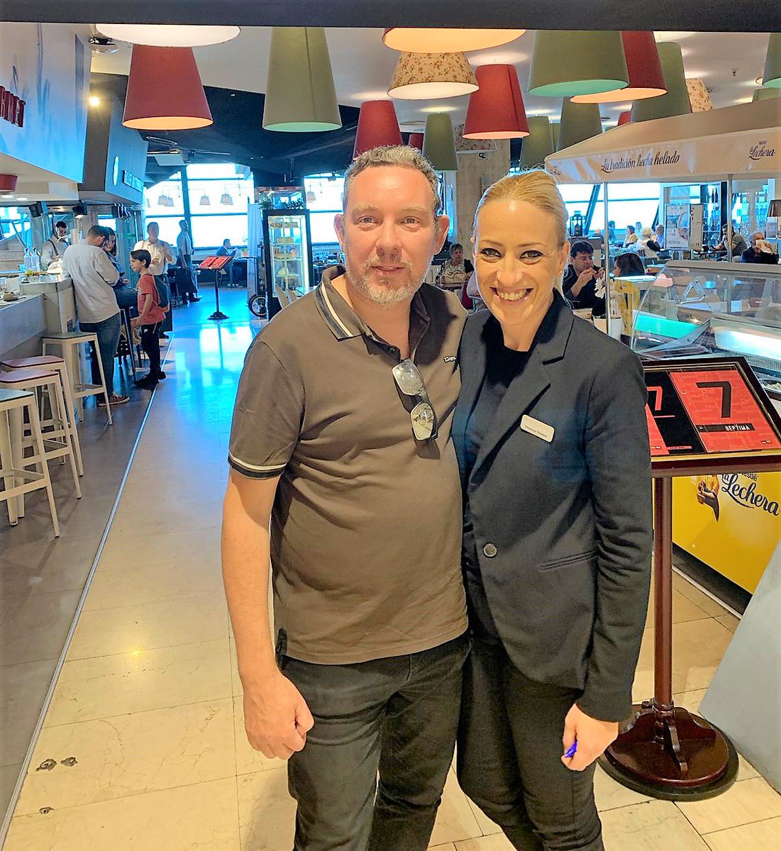 Hoy ha pasado por La Séptima nuestro querido y admirado amigo Albert Adriá y ha compartido un rato con nuestro equipo y el de El Corte Inglés
Gracias Albert y enhorabuena por el premio que recibirás esta tarde de <a href="/diariodeavisos/">Diario de Avisos</a> y <a href="/dorada_especial/">Cerveza Dorada Especial</a>