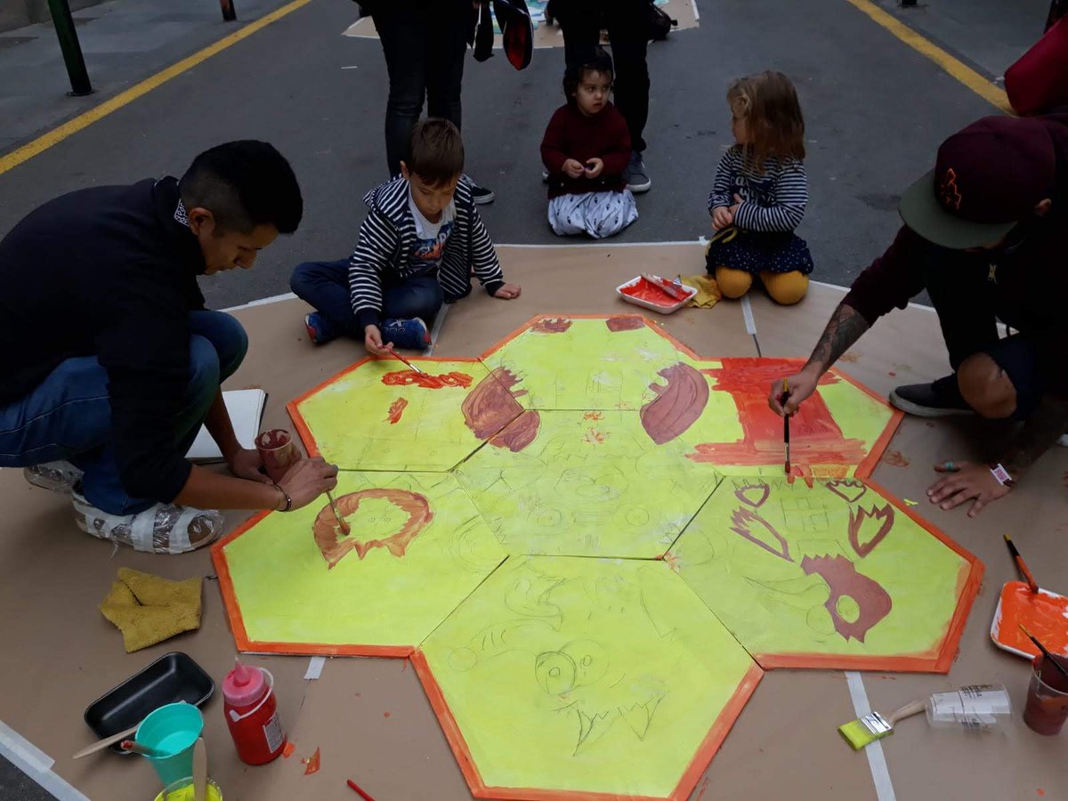 artandcoop's tweet photo. Moltes gràcies a tots i totes els que vau venir ahir a omplir #StaCaterina de colors, especialment a @alvoltantmercat! Va ser un dia molt bonic!
 
#Pintabarri #pintura #artcomunitari @SericholEva @Bcn_CiutatVella @bcncultura https://t.co/lIZUnf9nUF