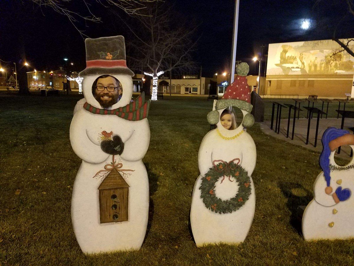 colnechamber's tweet photo. 🔔Jingle Bells, Jingle Bells🔔
What fun it was to celebrate our Small Businesses this past Saturday while also enjoying the arrival of Santa Claus! 🎅
Don't forget to stop and see Santa in his new House at Frankfort Square this Holiday season.
#SomethingGoodColumbus #SeeSanta https://t.co/Jq0YIg9jMY