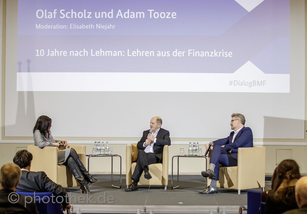 BMF_Bund's tweet photo. „In einer Krise muss man in der Lage sein, dass öffentliche Investitionen aufrecht erhalten werden können.“ @OlafScholz im #DialogBMF zu europäischen Politik-Ansätzen hinsichtlich #Arbeitsmarkt und #Wirtschaft. https://t.co/eKjpWyE0fr