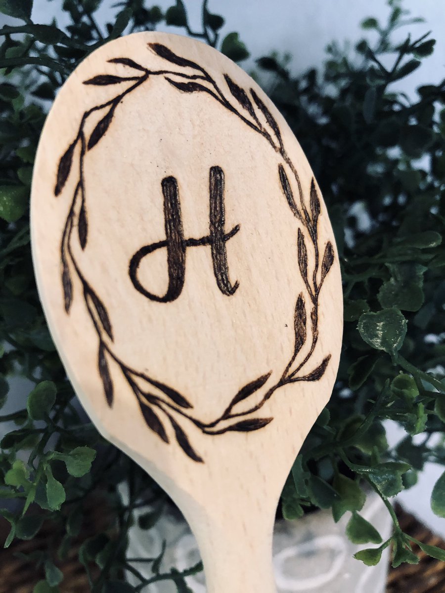 mary____ellen's tweet photo. Since becoming a #SAHM, I’ve been itching to create again. So here’s to a new hobby! I’ll be woodburning some unique, personalized gifts &amp; stocking stuffers this year! DM me if you’re interested 📩🎁🌲 https://t.co/N90X5JocyM