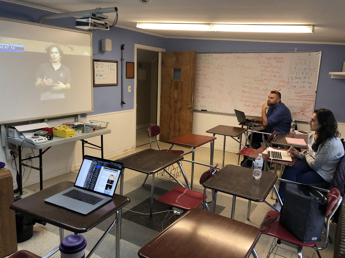 Today is a staff PD day at the @knoxschool as our 2nd trimester begins tomorrow. Yet science nerds are science nerds! So as our science instructors work on their goals & plans for the upcoming trimester, we’re also watching the @NASAInSight landing! #WeAreExplorers #ScienceRocks