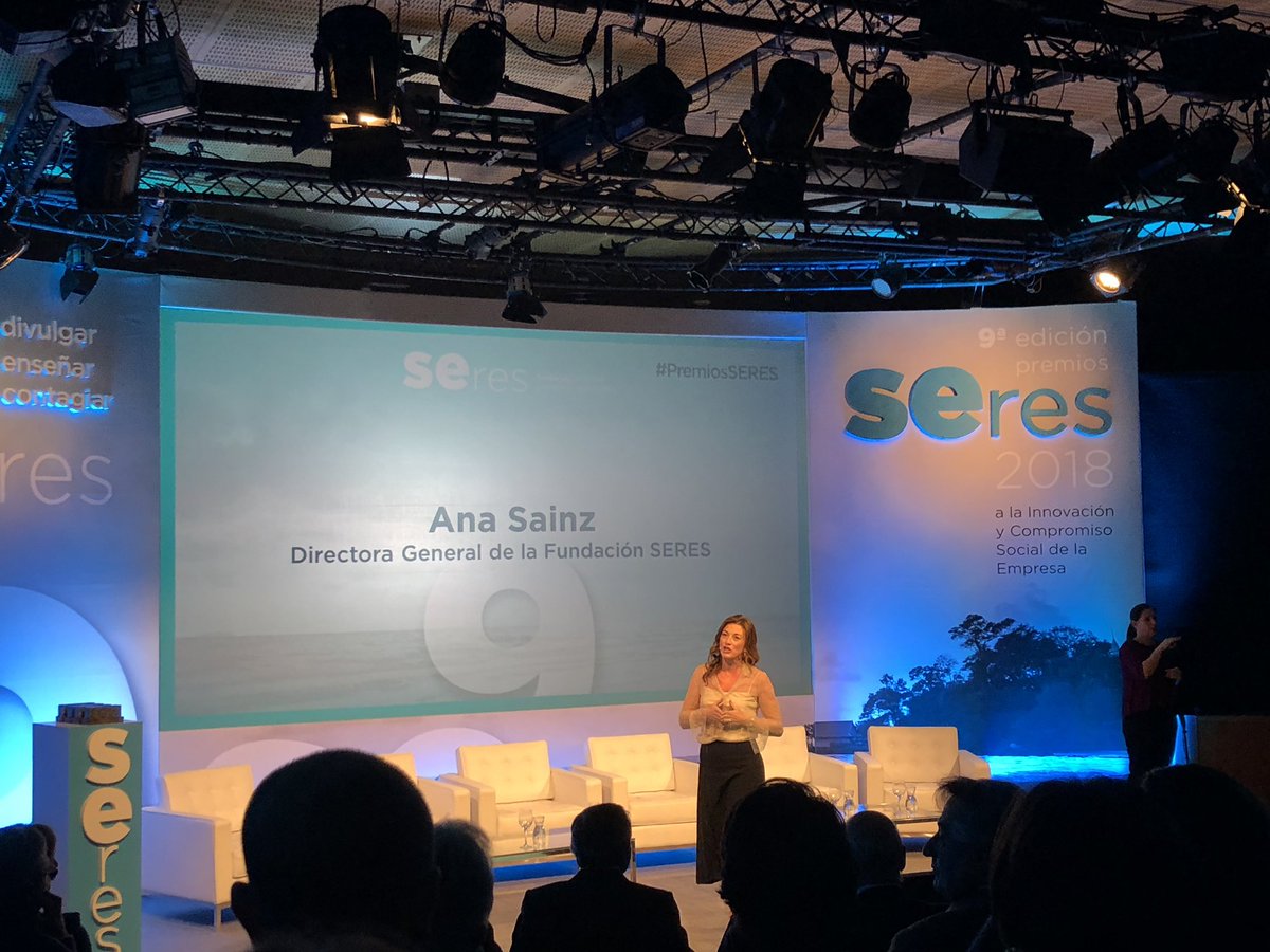 R_Musat's tweet photo. Un año más!! #PremiosSERES. Ya van 9 y cuántas cosas habéis conseguido. Enhorabuena @Cisco @gkonecta @DKVIntegralia y @lorealparis_es https://t.co/GmIQ9iuXNk