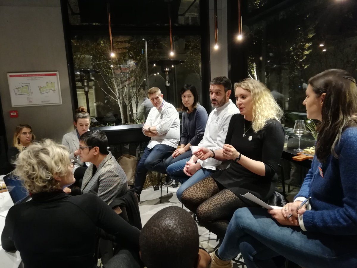 En direct de la boulangerie #thierrymarx de #beaupassage pour la table-ronde #ellessontfood sur la place des femmes dans la #boulangerie: regards croisés de #boulangeres et #boulangers
#womeninfood #womenoffood #CIBM18