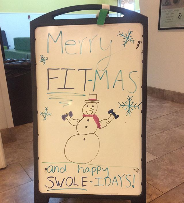 SUWellnessRec's tweet photo. Come work off the turkey before winter break! 🦃🏋️‍♂️🎄❄️☃️ #suwar #fitmas #swoleidays #twitter https://t.co/pGgC94cP59 https://t.co/MpFE4Pr6MC