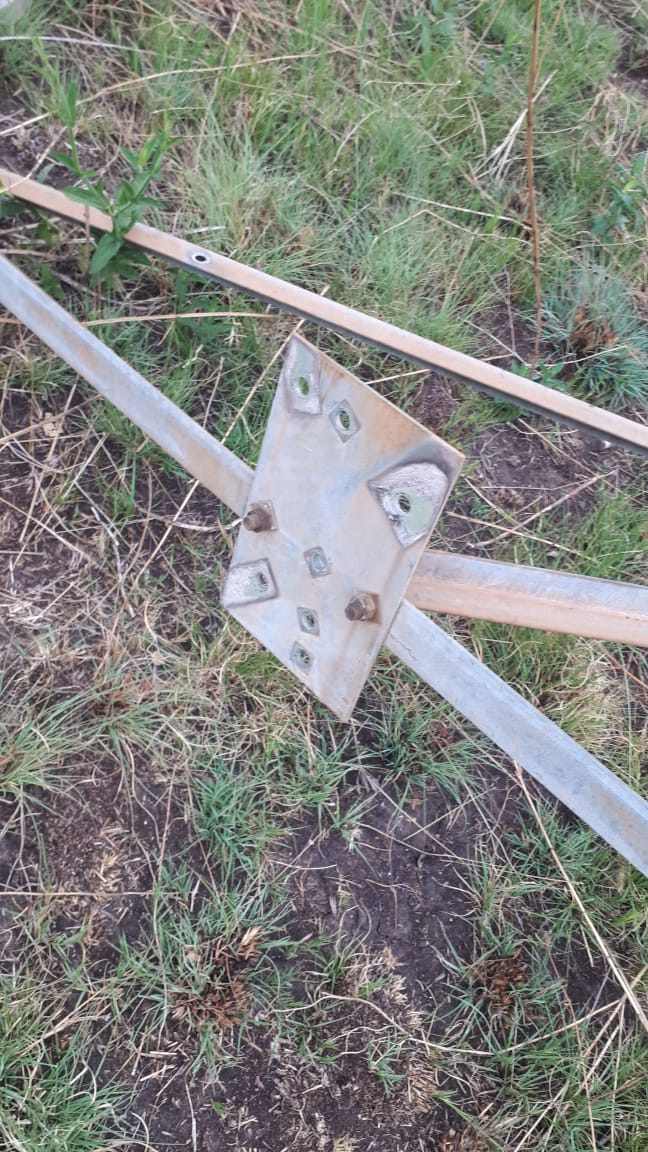 Eclectic_Energy's tweet photo. Will this be fixed before someone dies? The power lines are hanging so low over the road, a truck will strike it soon. Looters have already started plundering. #Eskom #Emfuleni https://t.co/X4J6nCqbXv