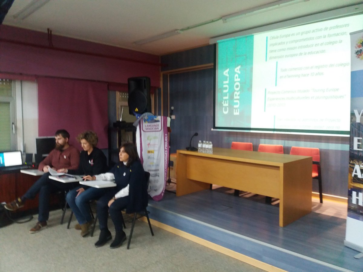 estherjama's tweet photo. Los profesores comparten ideas y proyectos #ErasmusPlus en el curso @cifelarioja además a conocer a Winivil #LMagic #Thelanguagemagician https://t.co/crAjdEWl9m