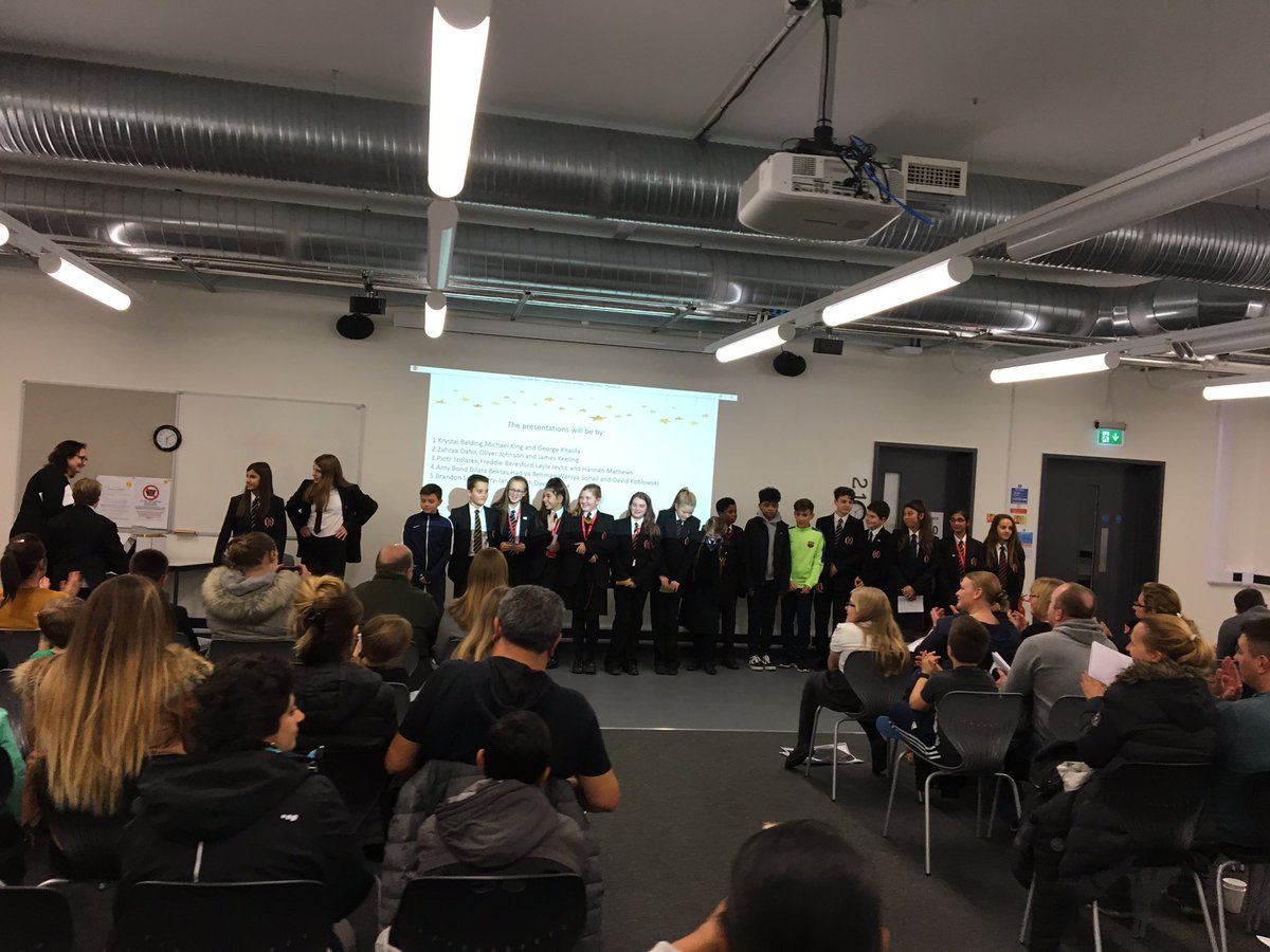ScienceBM's tweet photo. Astronomy evening at stem with our  year 7’s taking us through space 🌌 https://t.co/wlX5w0XOMU