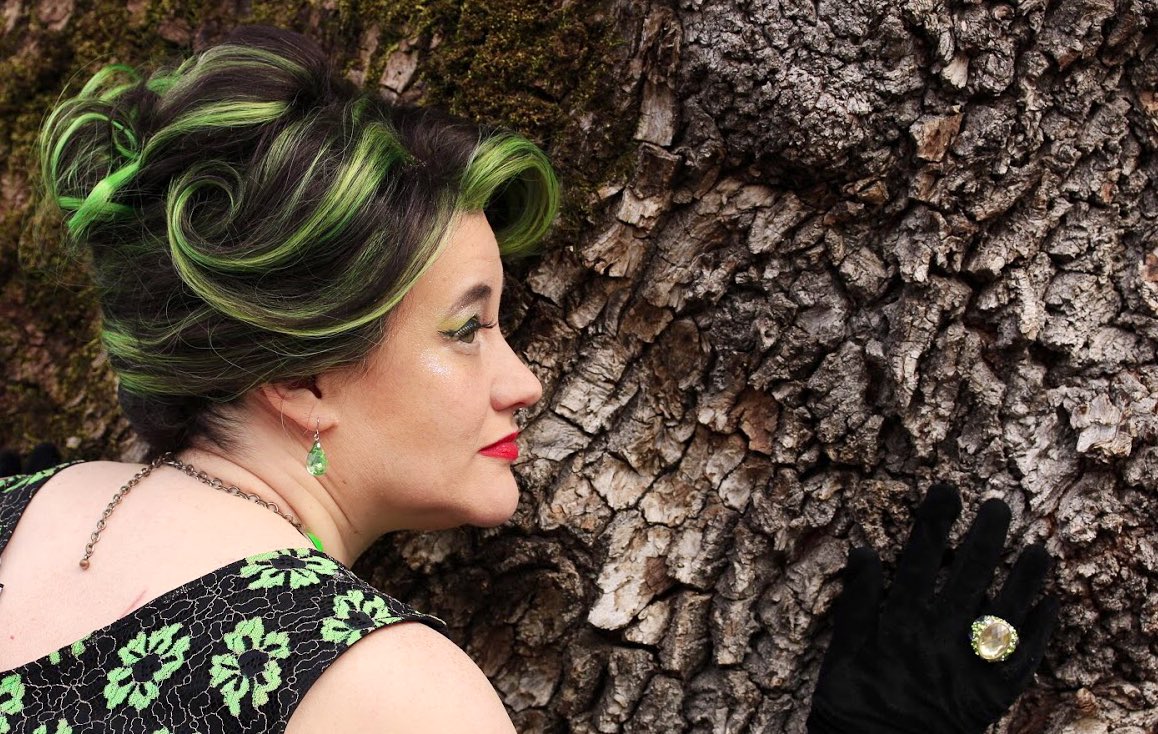 AngieWigsOut's tweet image. Thank you @hollygosuggly for the custom wig order and @DoubleDPhotograghy for your great work and infectious spirit!#handtiedwig #wigmaster #customwigs #angiewrightstudios