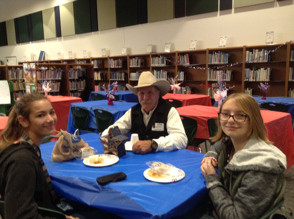 BISD_Libraries's tweet photo. Everyday life in a BUSY @SFA_BISD library! Everyone and Everything is welcome in our libraries! #LibrariesDoALittleBitOfEverything #ReadersAreLeaders #LoveOurBISDLibraryAssistants #ThankYouVeterans #BookSearches #Classes #HistoryFair @BryanISD @BISD_ITech #YesMusicToo #GoBroncos https://t.co/NHnGncUZGL