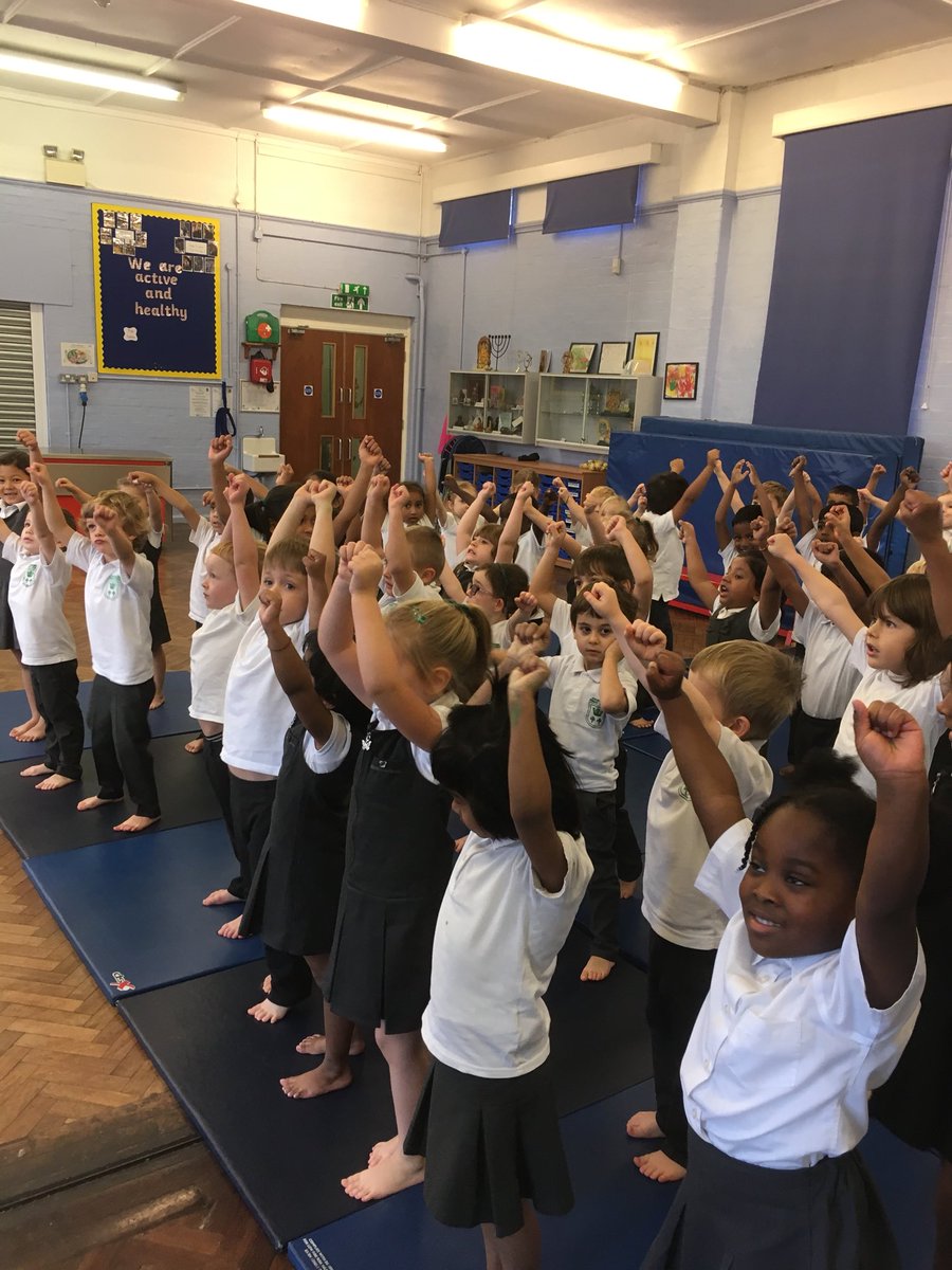 cheamparkfarm's tweet image. Great cheerleading taster sessions on the molesey site from #unityallstars today 🤸🏻‍♀️