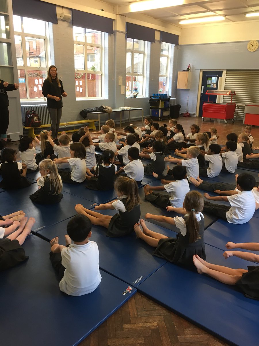 cheamparkfarm's tweet image. Great cheerleading taster sessions on the molesey site from #unityallstars today 🤸🏻‍♀️