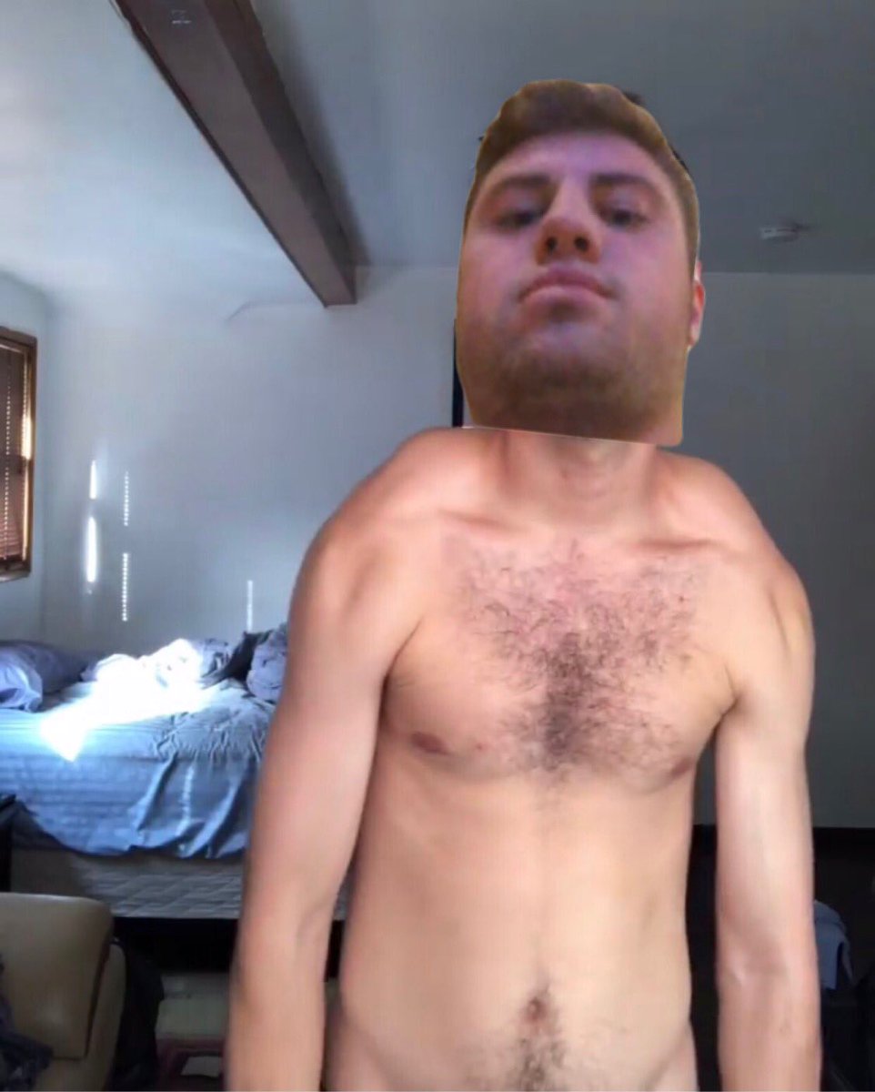 DatBoiMelvin's tweet photo. Birthday body 😩💦 Lemme know what y’all think #22Welvin https://t.co/wZDxZy8Qzd