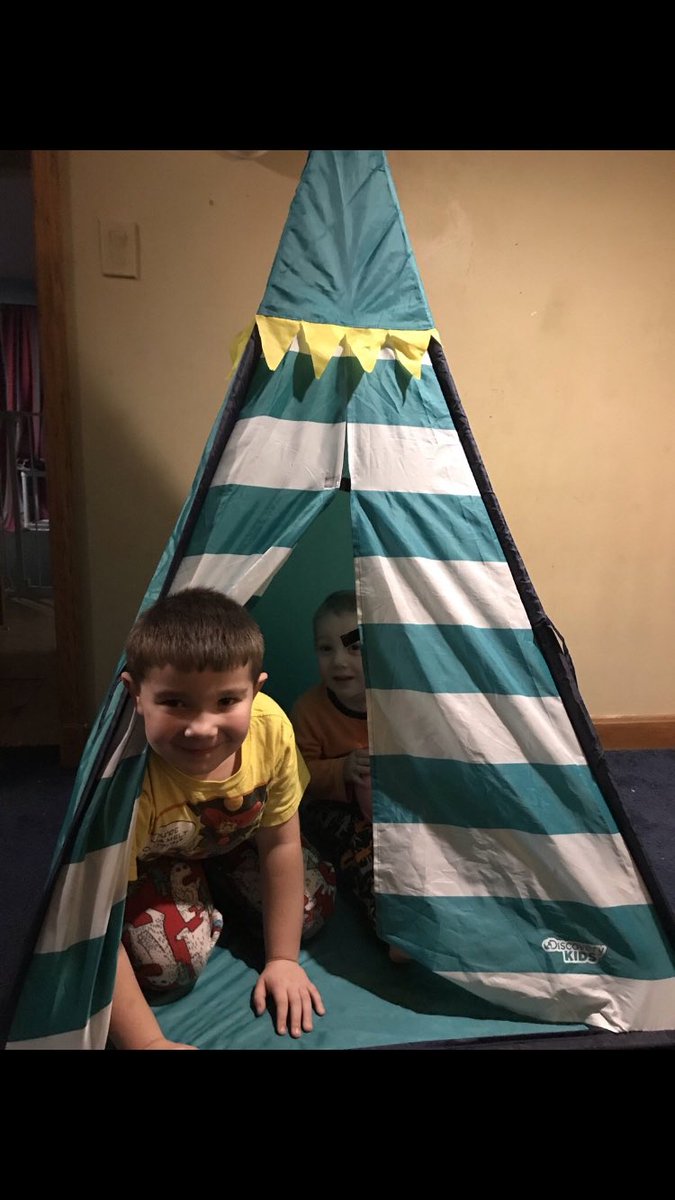 dckep's tweet photo. Love that my students sent me pictures via Class Dojo of their snow day! #myjblions #hscschools #iloveclassdojo https://t.co/Yn7Bdd91VB