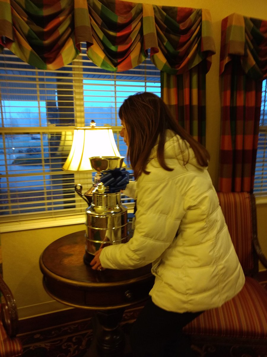 WillowsWillard's tweet photo. I caught MS. MOLLIE red-handed! #willowsatwillard #OaksofBethesda #SweetNebraska #BringItBack @rbufford @ReyRd2 @lori_gonzales https://t.co/bEb3Ykg8tA