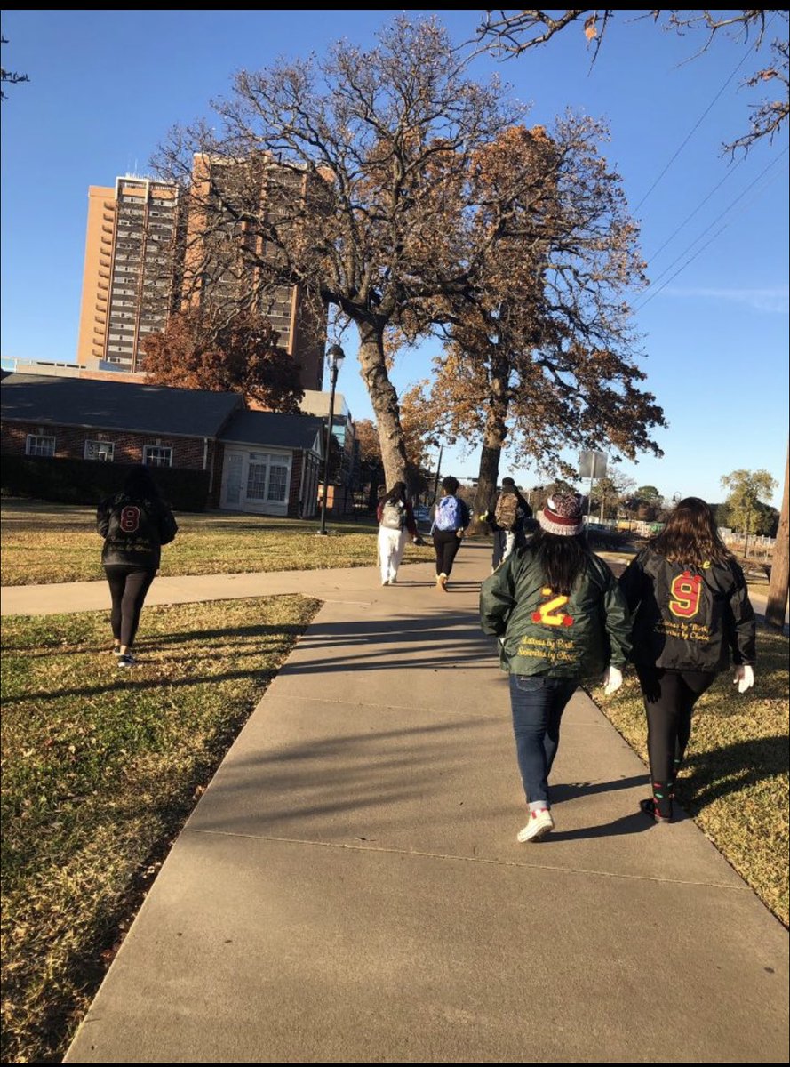 GAKPHIBETASIGMA's tweet photo. Sigma Week is off to a great start with our community service initiative 🗣🗣 S/o to the ladies who came out in the cold ❄️ and showed love to us, as well as our campus!! Be on the lookout for details for the next event 👀👀 #SigmasServe #sigmaweek2018 #pbs1914 https://t.co/Q6uGbmUcqG