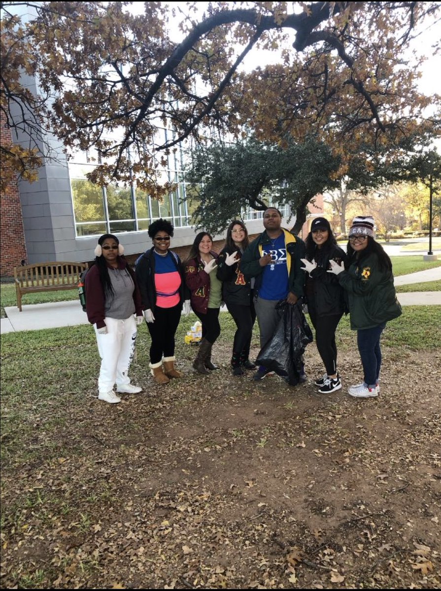 GAKPHIBETASIGMA's tweet photo. Sigma Week is off to a great start with our community service initiative 🗣🗣 S/o to the ladies who came out in the cold ❄️ and showed love to us, as well as our campus!! Be on the lookout for details for the next event 👀👀 #SigmasServe #sigmaweek2018 #pbs1914 https://t.co/Q6uGbmUcqG