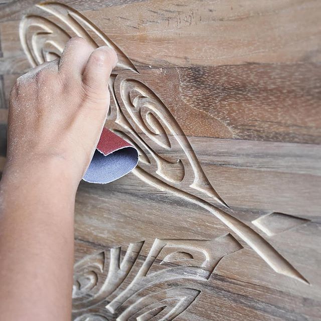 MyOwnBali's tweet image. Last #handmade #woodsanding touch of the #carvedlogo before the final #qualitycontrol ift.tt/2KxBP9b