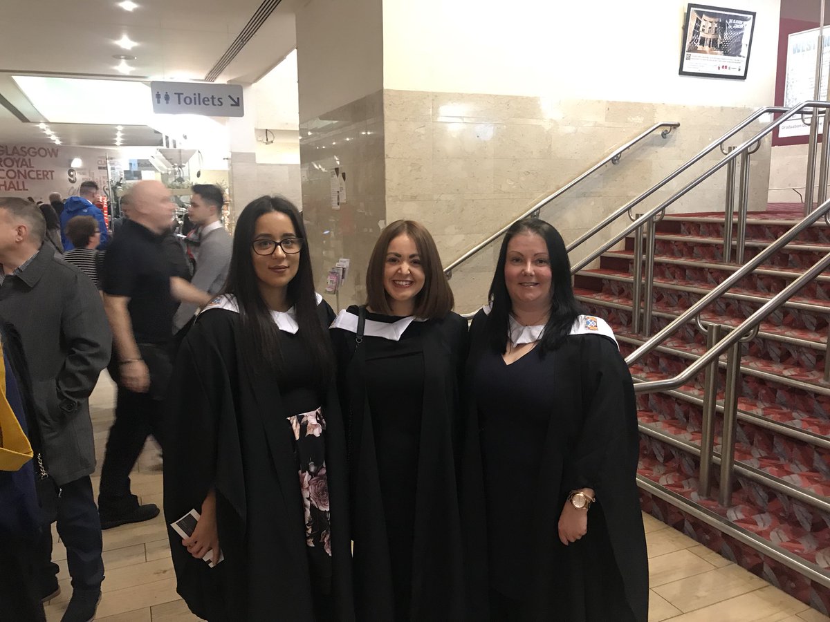 Great day at our graduation 👩‍🎓.  Lovely lunch and a few wines/ cocktails after with David and Mum <a href="/AmaroneDRG/">Amarone</a>.