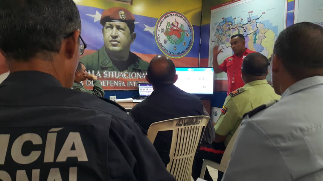SucreDPD's tweet photo. #26Nov | En el Cmdo. de la @ZODI_Sucre53 se realizó reunión de seguridad donde la @SucreDPD participó activamente para presentar el balance de actividades del @FrentePSucre correspondiente a la semana N° 47 | #BalanceDeSeguridad2018 https://t.co/zqeR6A8bgN
