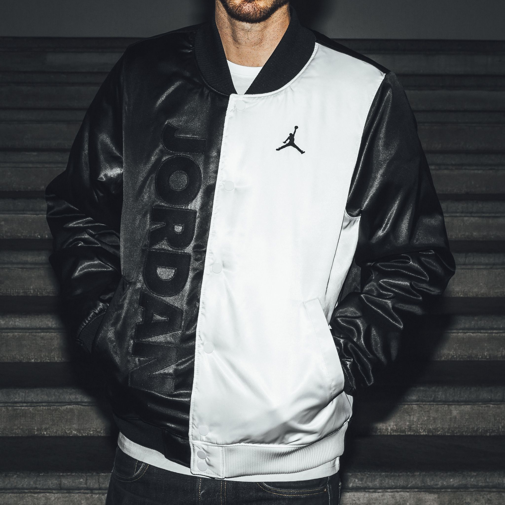 Titolo on Twitter: "Jordan Sportswear Legacy AJ 11 Jacket "White/Black/Black" take a look here ➡️ https://t.co/nf8G6Z8ogI #jordan #jumpman #airjordan11 #apparel #AJ11 #legacy #concord https://t.co/T3uuB67FLl" / Twitter