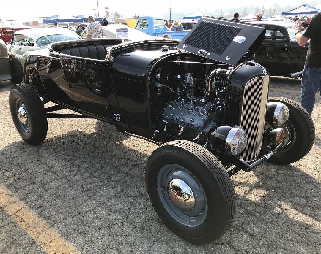 OffenhauserCorp's tweet photo. Beautiful Offenhauser Equipped 1928 Ford Roadster owned by Vic Hagar from Bakersfield CA seen at The Auto Club Raceway last weekend!

#Offenhauser #ford #roadster #flathead #v8 #mercury #autoclubraceway #burgersandburnouts #hotrodmagazine #innout #traditionalhotrod #timeless https://t.co/xzCNVQPkw9