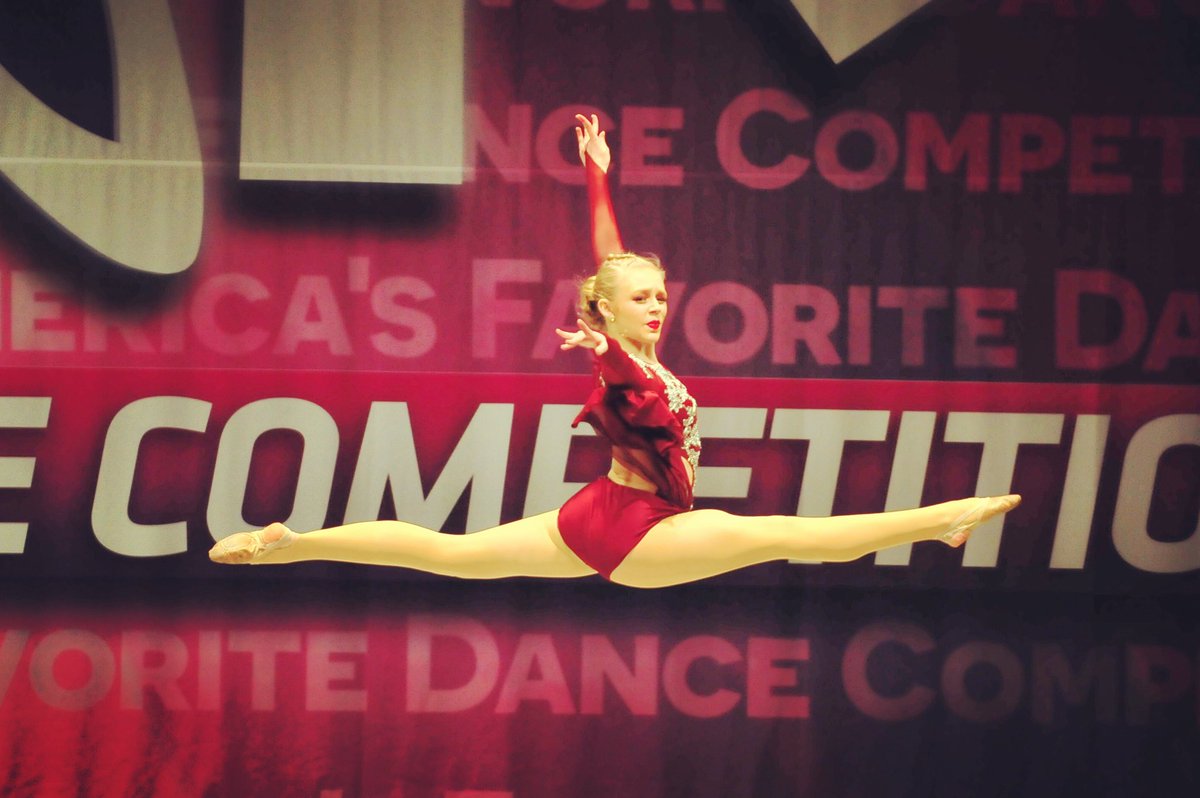 CincyDance's tweet photo. Leaping into the Monday after break like... @anna_schulte10 #mondaymotivation #legsfordays #justwow #dancersofinstagram #leap #dancerleap #dance #dancer #dancekar #cincydancestudio #cincydance https://t.co/nDyiIYEhjR