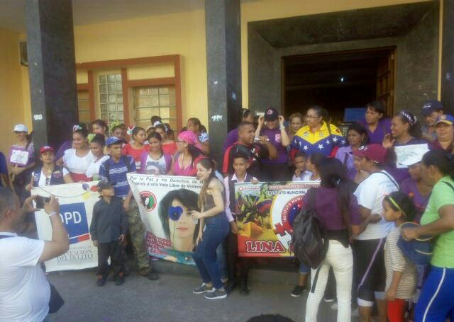 SucreDPD's tweet photo. #Entérate | La @SucreDPD Participó Activamente en Caminata realizada en Carúpano pquia. Santa Catalina, mcpio. Bermúdez, en conmemoración del Día Internacional de la No Violencia Contra La Mujer | #BalanceDeSeguridad2018 https://t.co/LPeeiEi82O